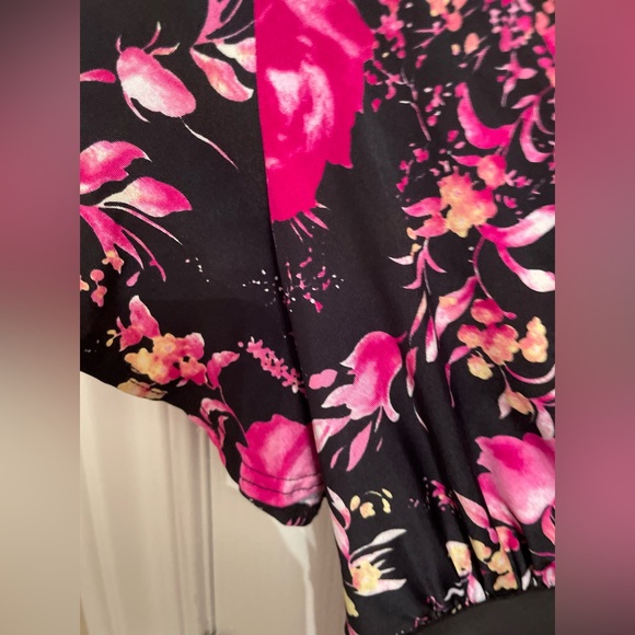 Majora floral short sleeve top large - Picture 4 of 8